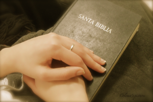 biblia Dios mujer