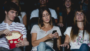 pareja-en-el-cine