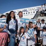 Impacto y esperanza: Más judíos regresan a Israel en un vuelo histórico pese a la guerra