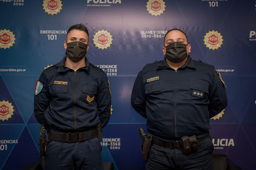 policias